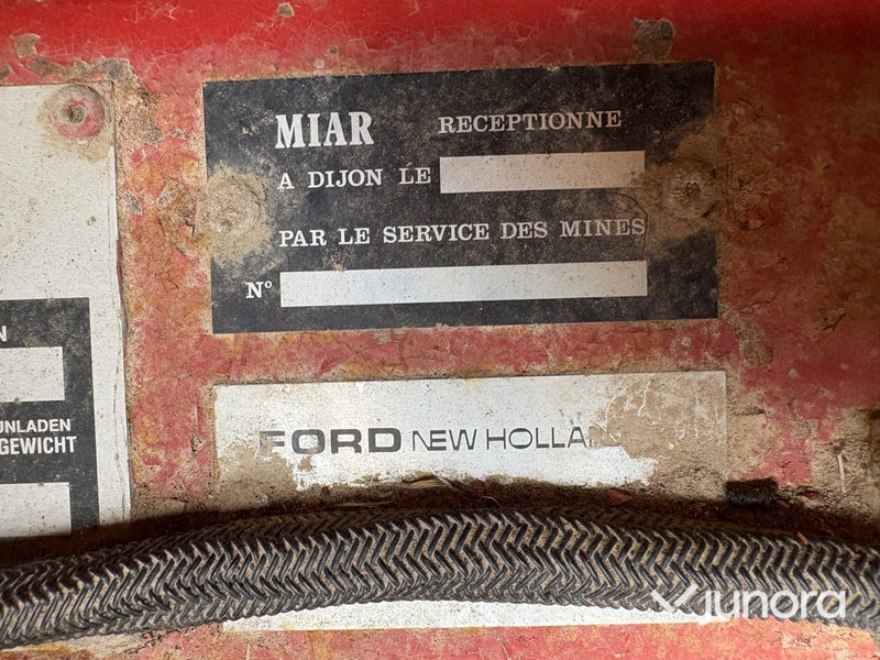 Rundbalspress New Holland 865