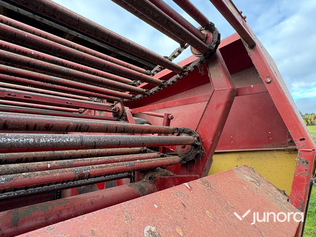 Rundbalspress - New Holland, 865