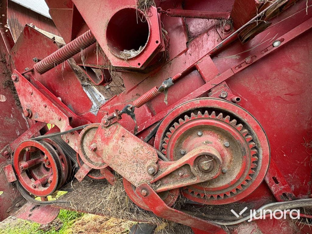 Rundbalspress - New Holland, 865