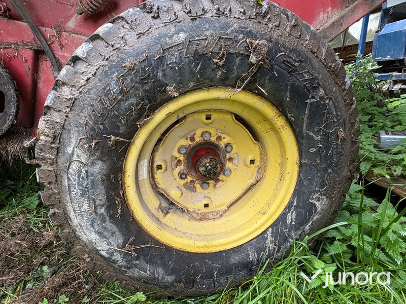 Rundbalspress New Holland 865