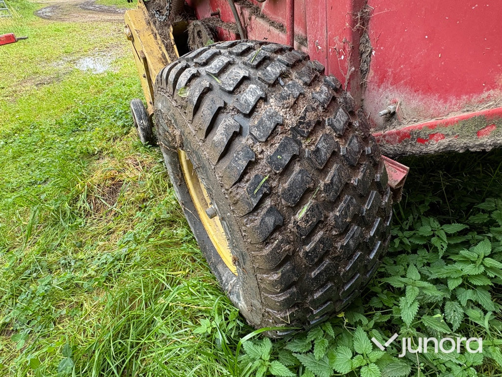 Rundbalspress - New Holland, 865