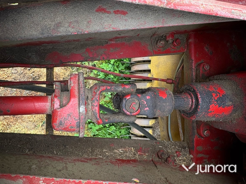 Rundbalspress New Holland 865