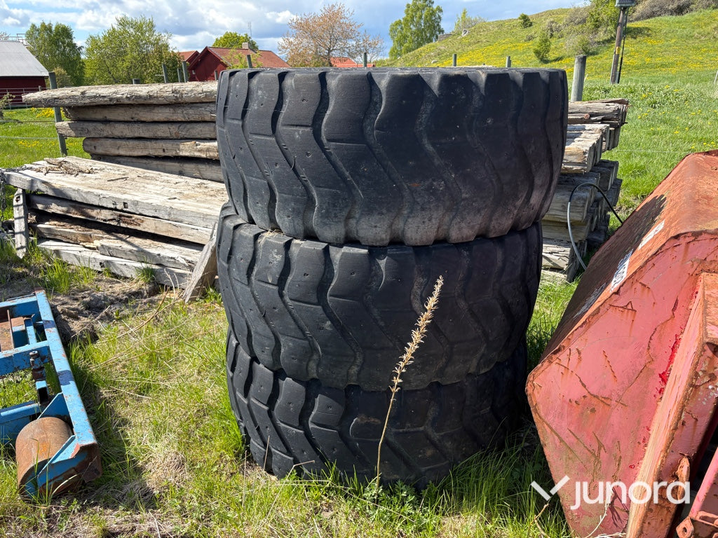 Entreprenaddäck - 20.5 R25, 3 st