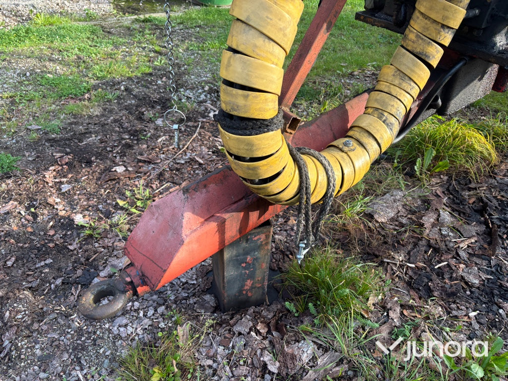 Skogsvagn med kran Rossön 10-12 ton
