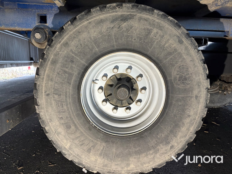 Lastväxlarvagn med flak - Metsjö MetaFlex 50-60