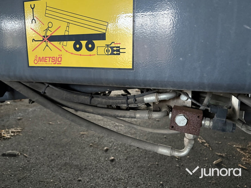 Lastväxlarvagn med flak - Metsjö MetaFlex 50-60