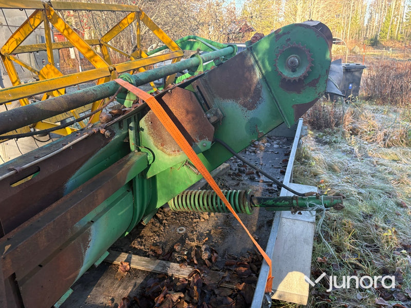 Skärbord - Till Skördetröska, S830 BM