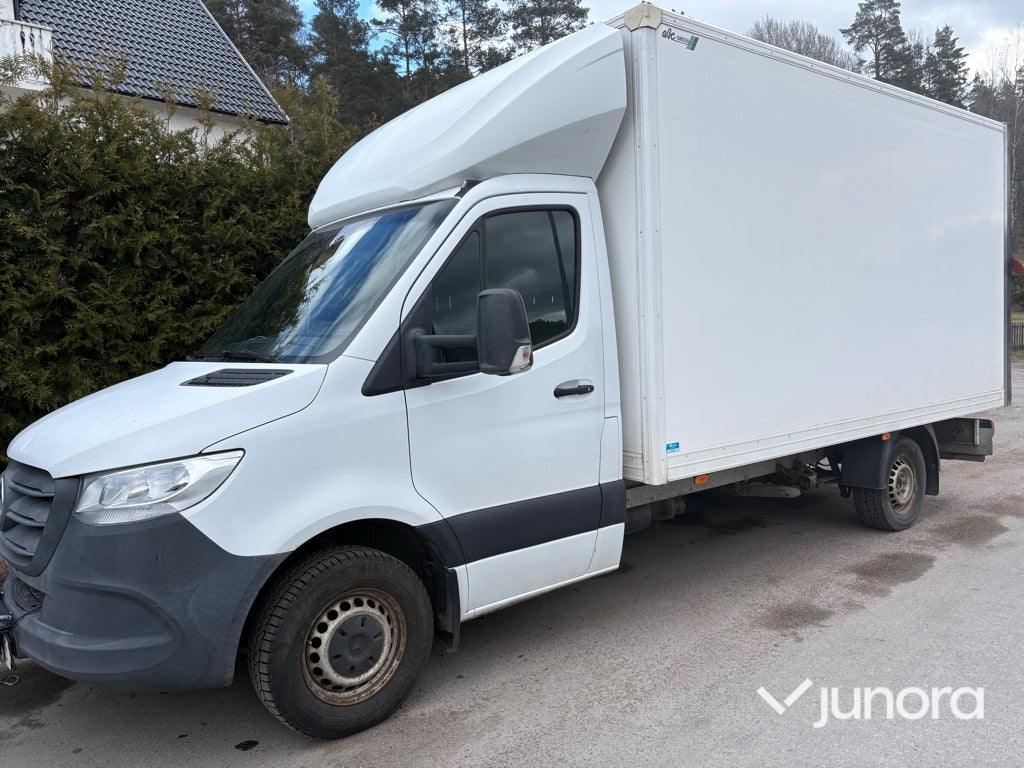 Lätt lastbil - Mercedes-Benz, Sprinter 3,5-T, Med bakgavellift