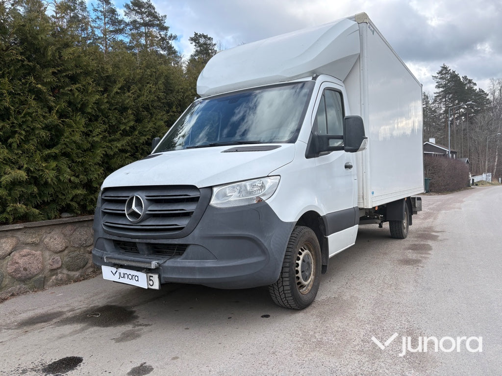 Lätt lastbil - Mercedes-Benz, Sprinter 3,5-T, Med bakgavellift