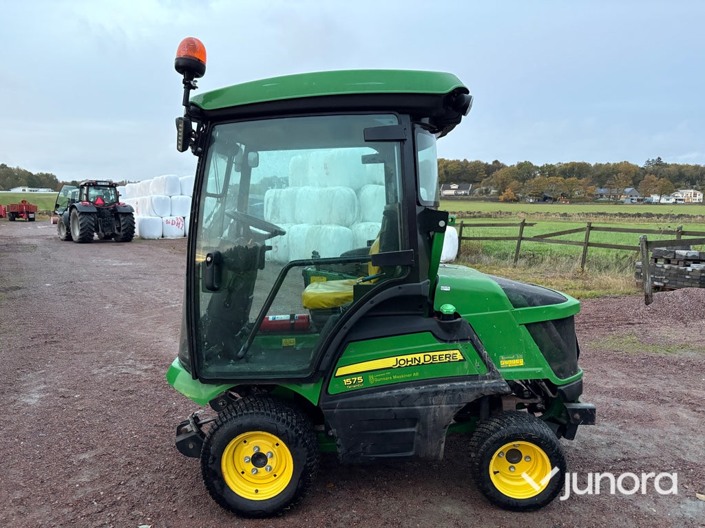 Redskapsbärare John Deere 1575