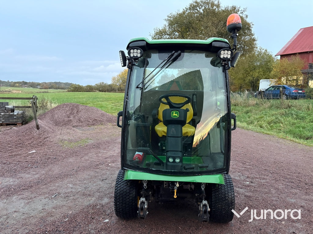 Redskapsbärare John Deere 1575
