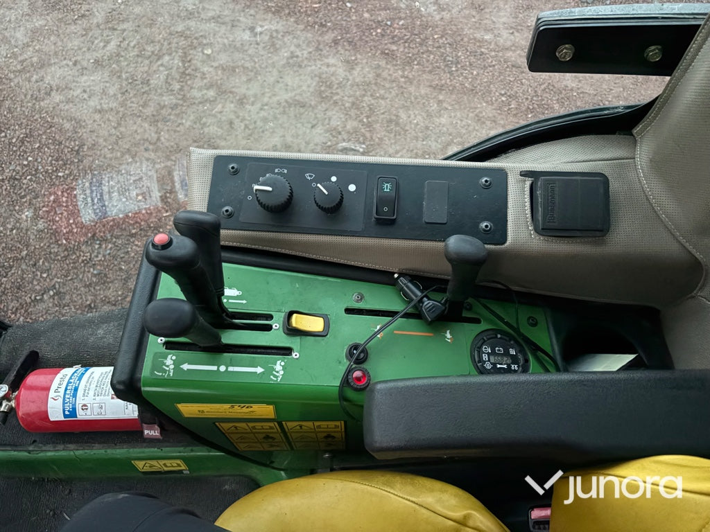 Redskapsbärare John Deere 1575