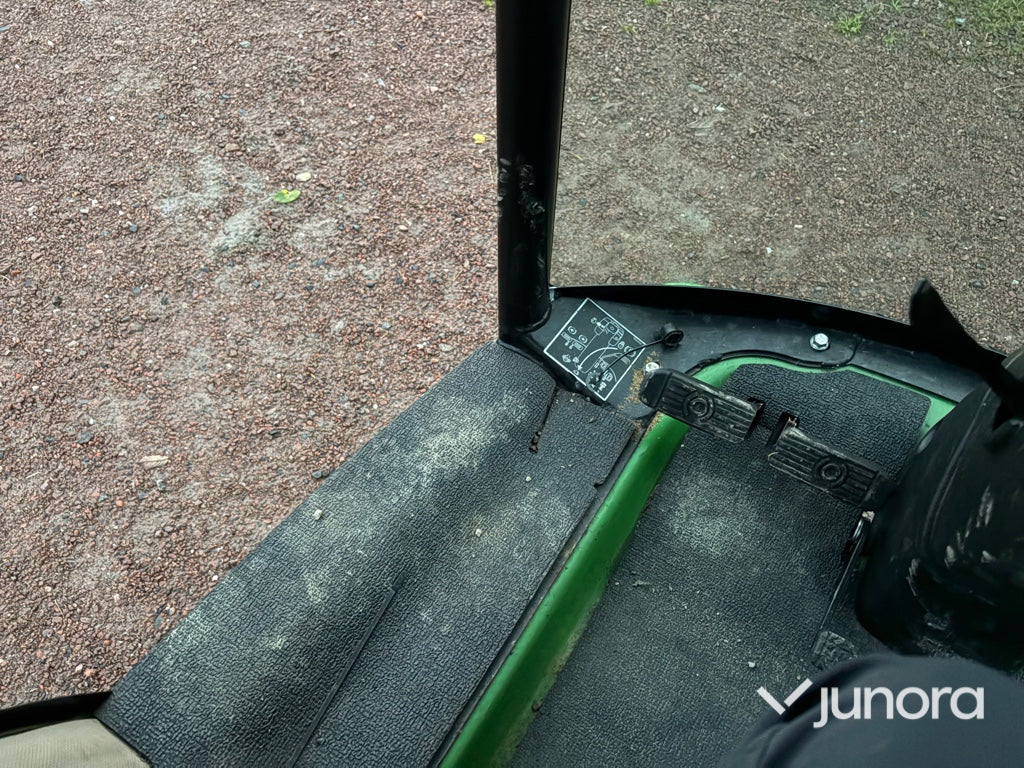 Redskapsbärare John Deere 1575