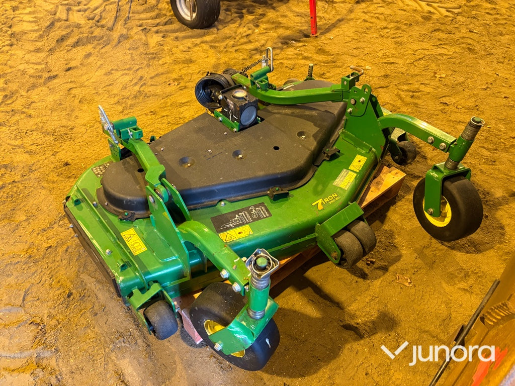 Redskapsbärare John Deere 1575
