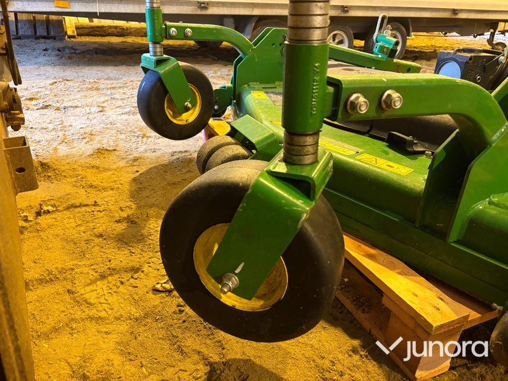 Redskapsbärare John Deere 1575