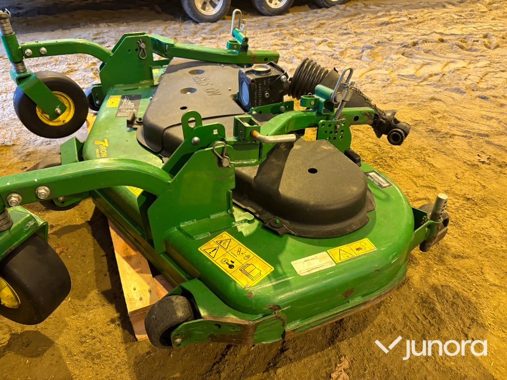 Redskapsbärare John Deere 1575