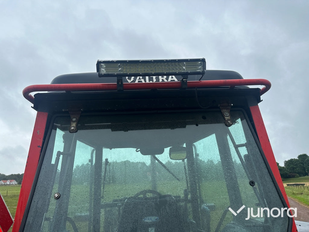 Valtra 900 med lastare