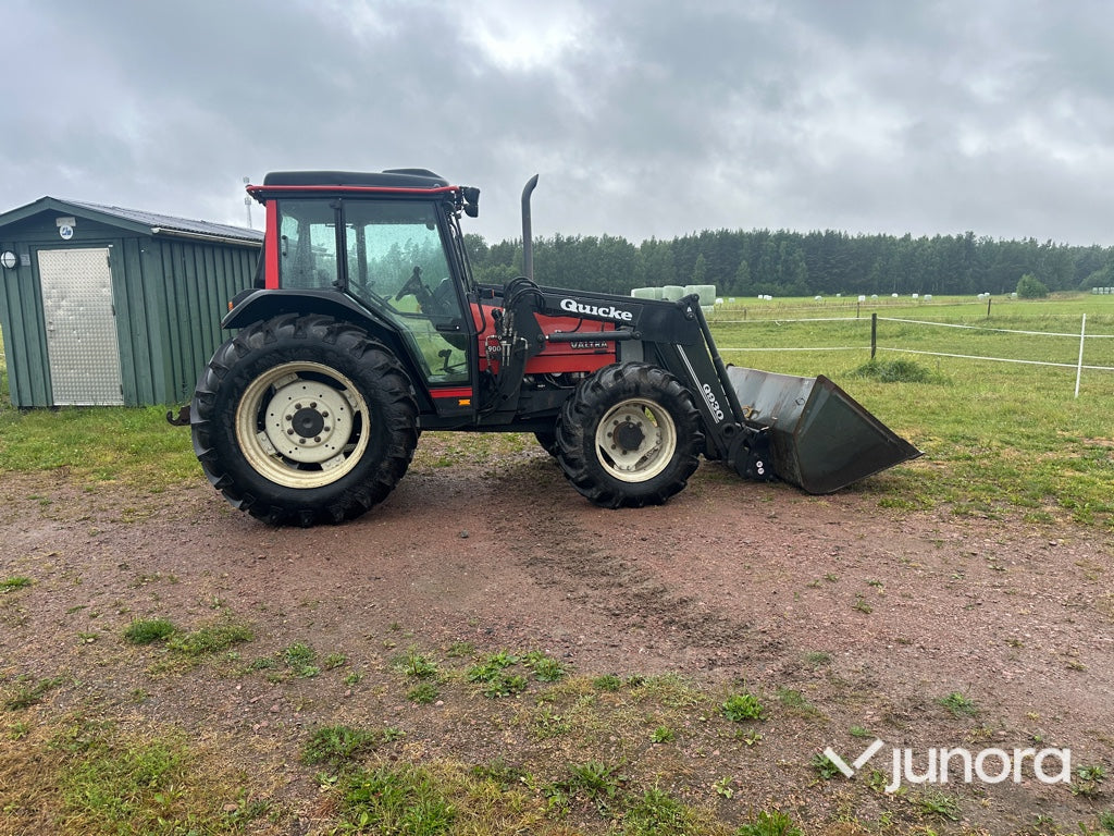 Valtra 900 med lastare