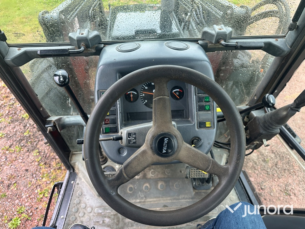 Valtra 900 med lastare