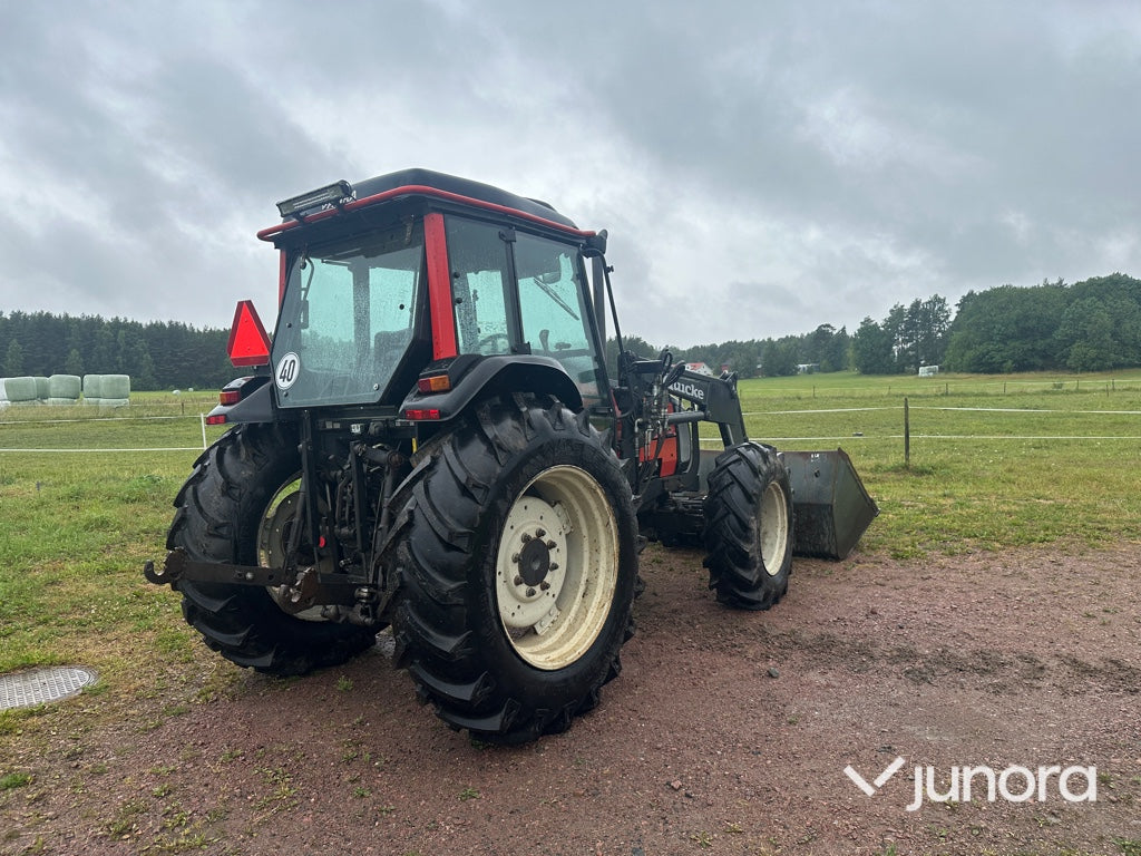 Valtra 900 med lastare