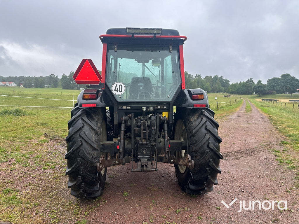 Valtra 900 med lastare