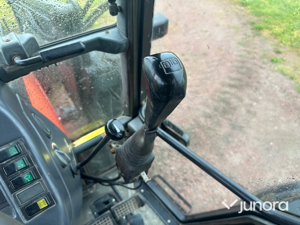 Valtra 900 med lastare