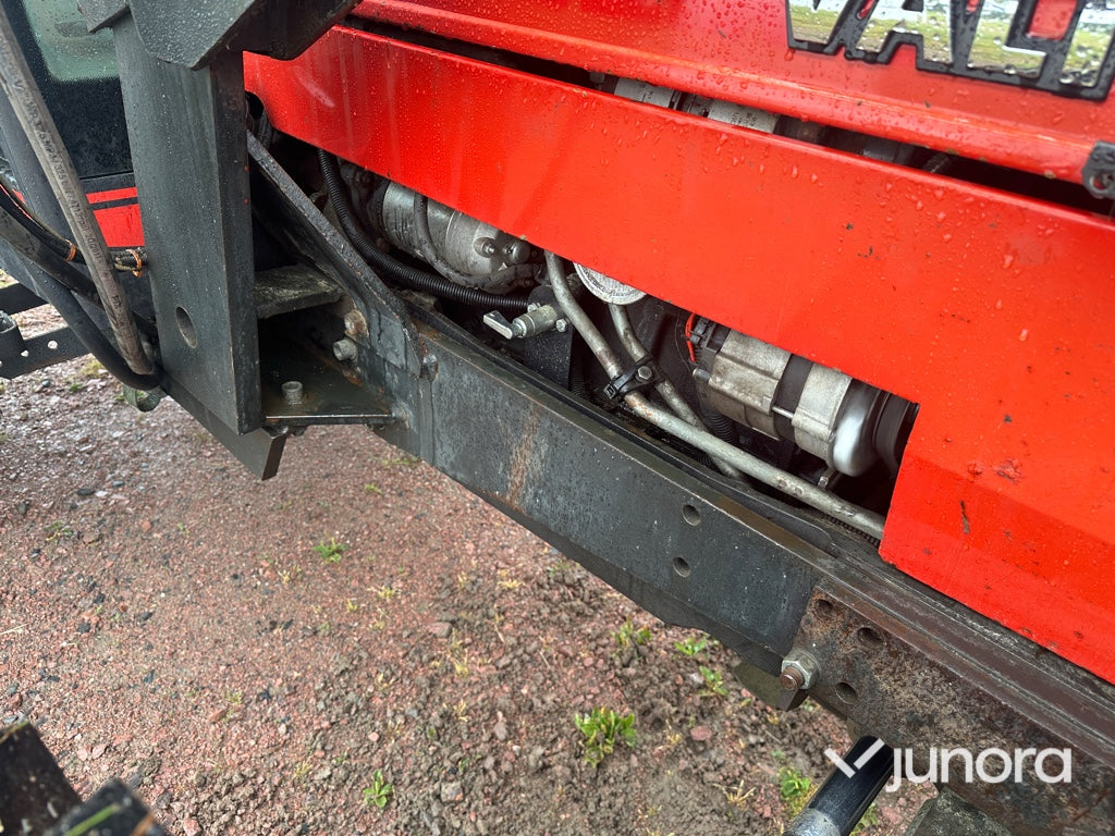 Valtra 900 med lastare