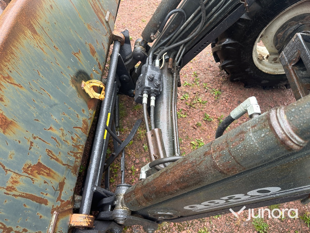 Valtra 900 med lastare