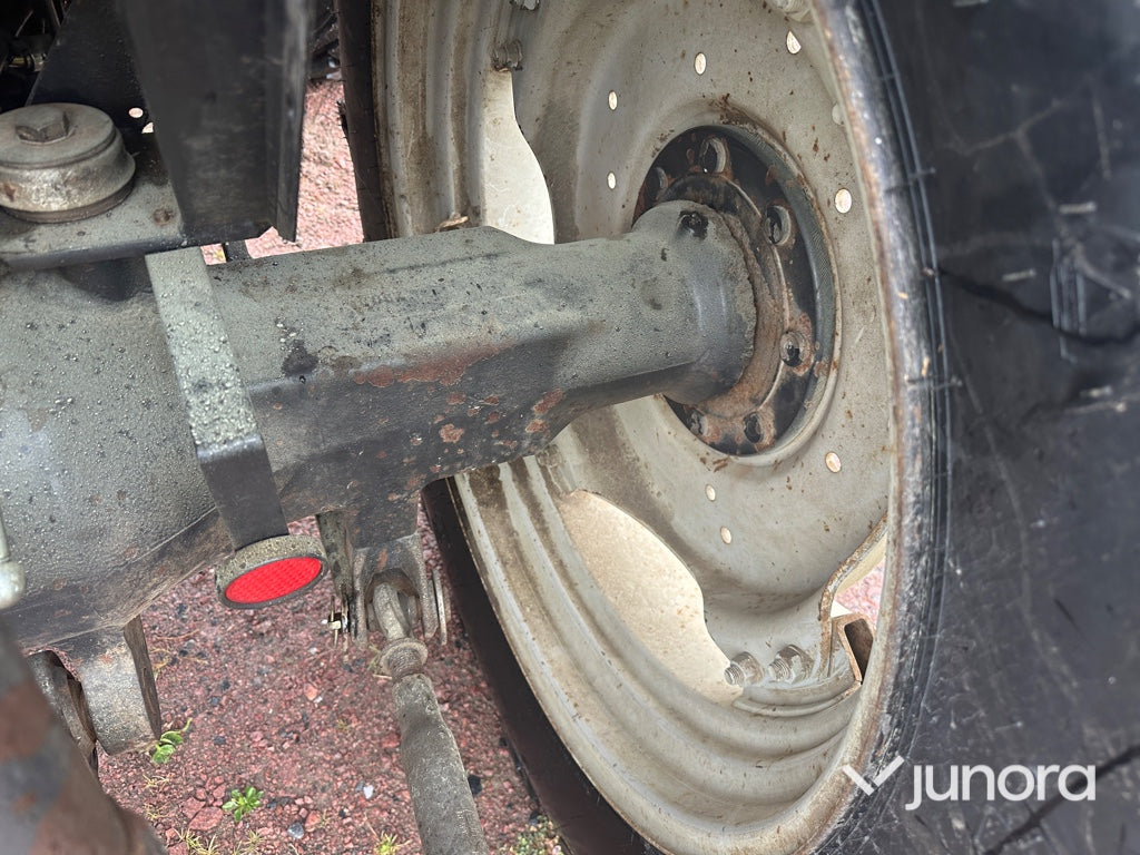 Valtra 900 med lastare