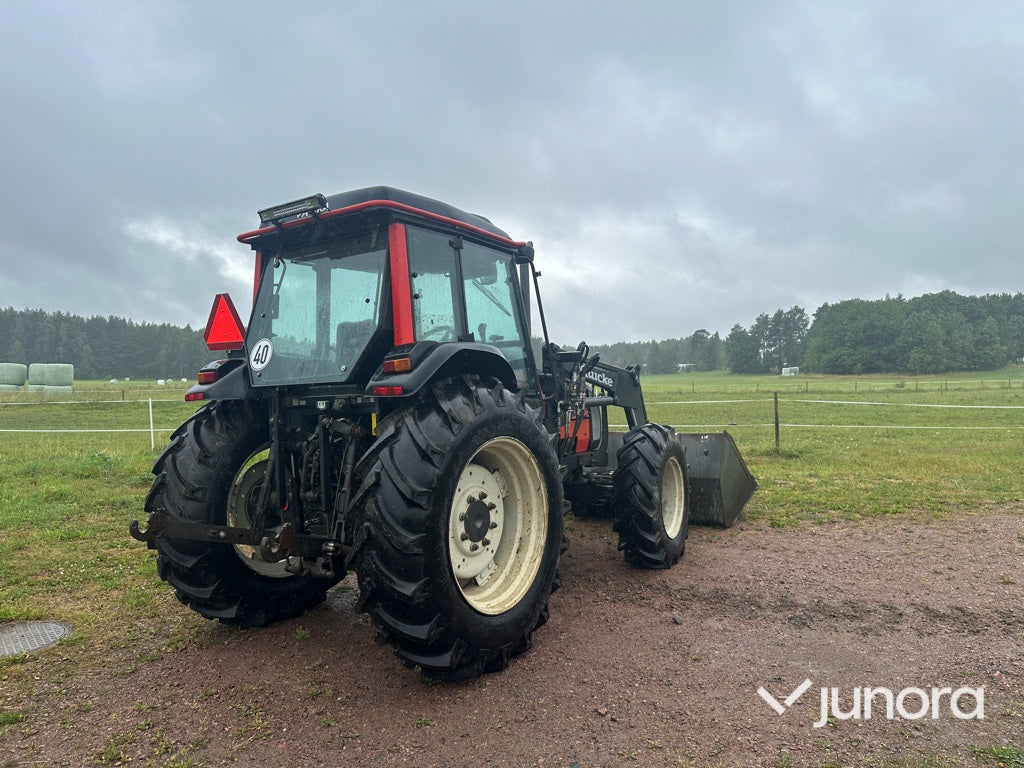 Valtra 900 med lastare