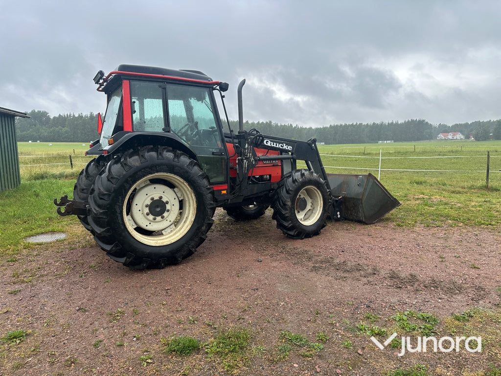 Valtra 900 med lastare