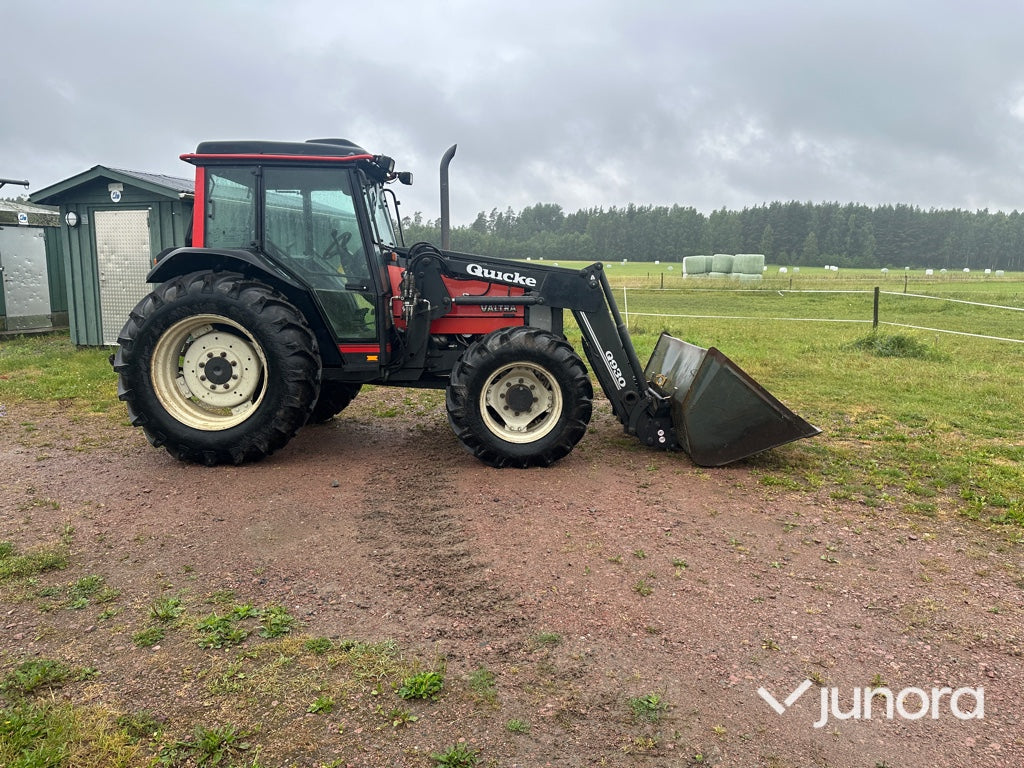 Valtra 900 med lastare