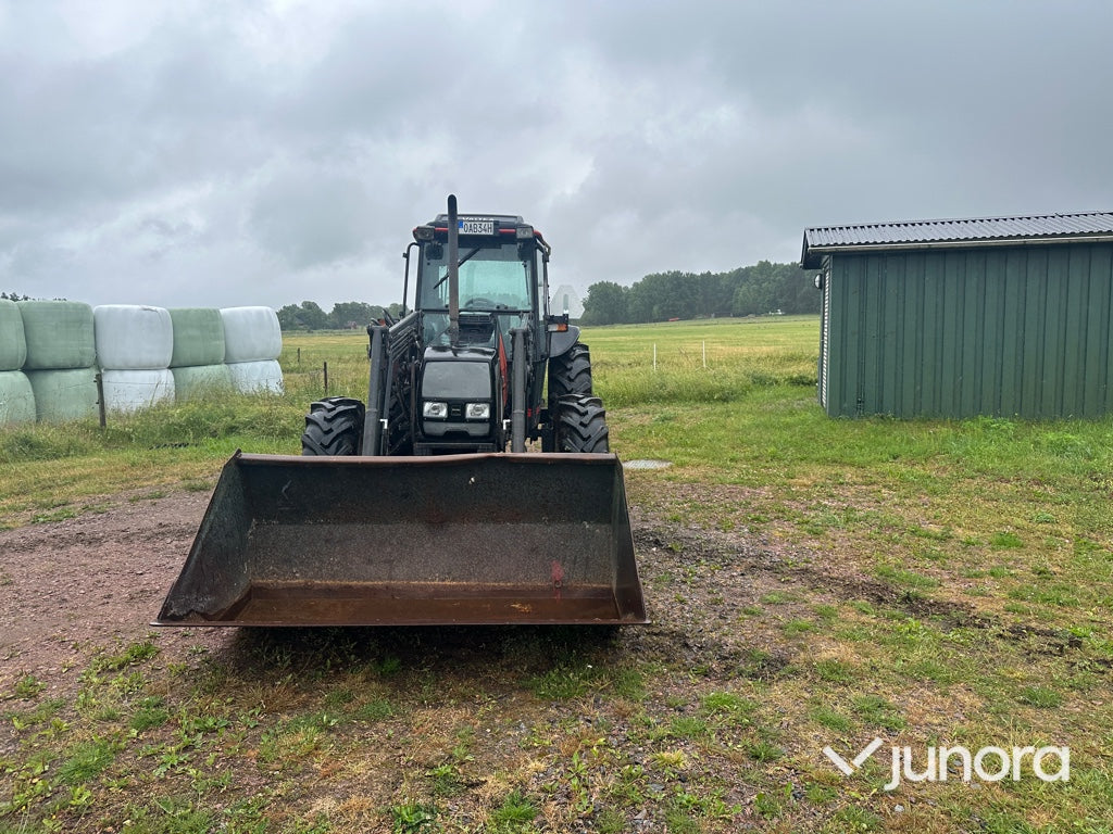 Valtra 900 med lastare