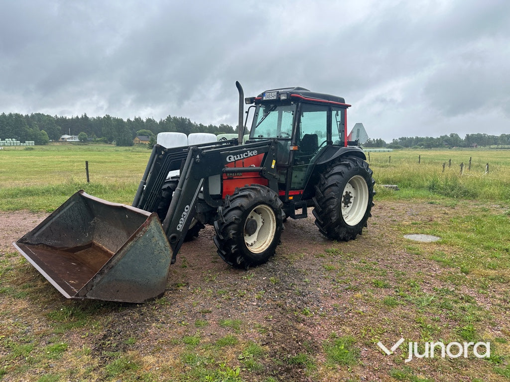 Valtra 900 med lastare