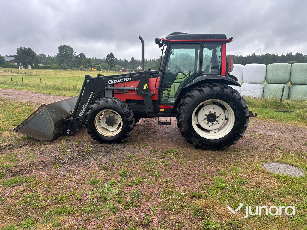 Valtra 900 med lastare