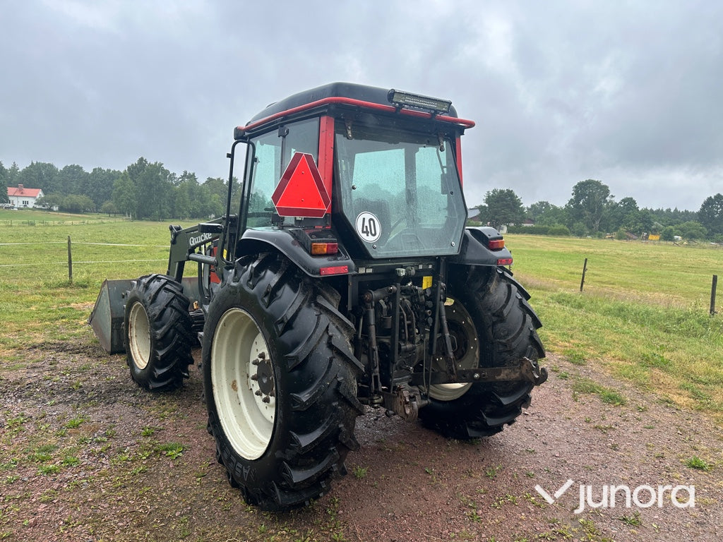 Valtra 900 med lastare