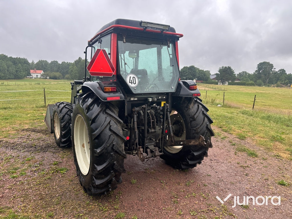 Valtra 900 med lastare
