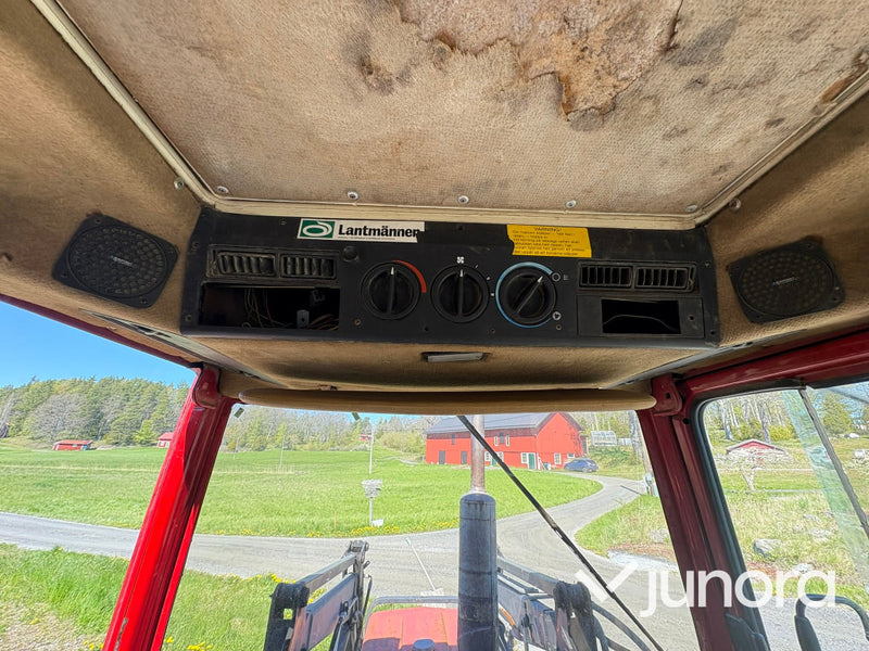 Traktor IH 685XL internationell med Trima fronlyft