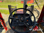 Traktor IH 685XL internationell med Trima fronlyft