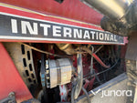 Traktor IH 685XL internationell med Trima fronlyft