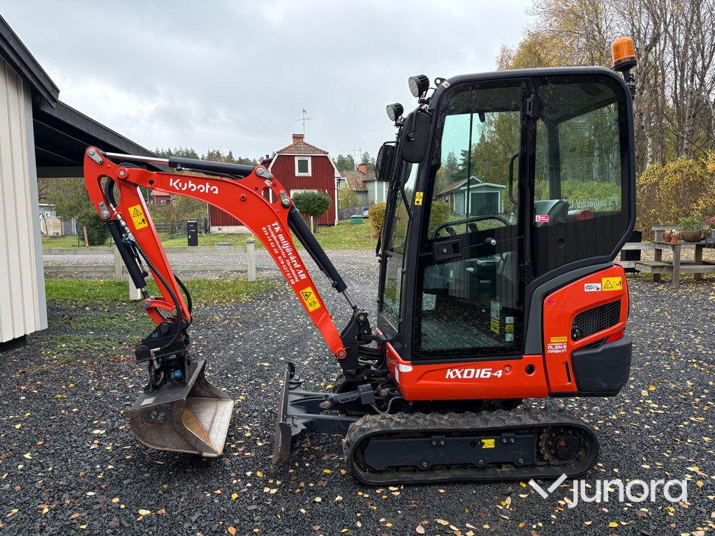 Grävmaskin Kubota KX016-4 med redskap