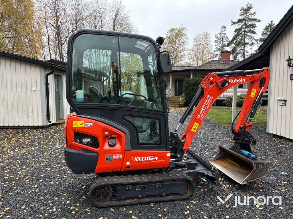Grävmaskin Kubota KX016-4 med redskap