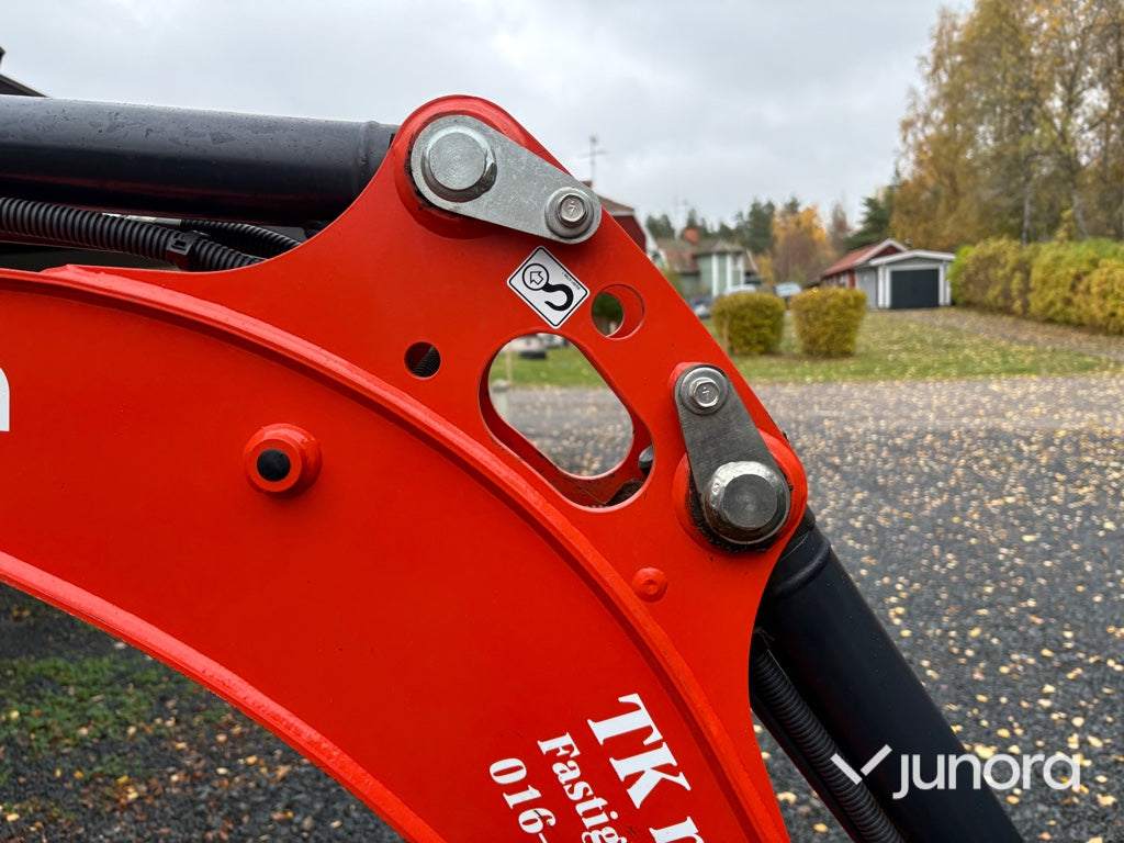 Grävmaskin Kubota KX016-4 med redskap