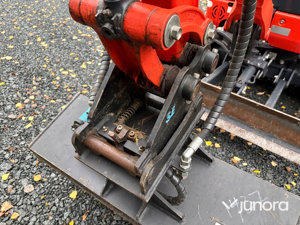 Grävmaskin Kubota KX016-4 med redskap