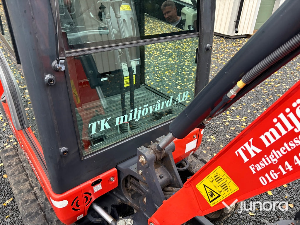 Grävmaskin Kubota KX016-4 med redskap