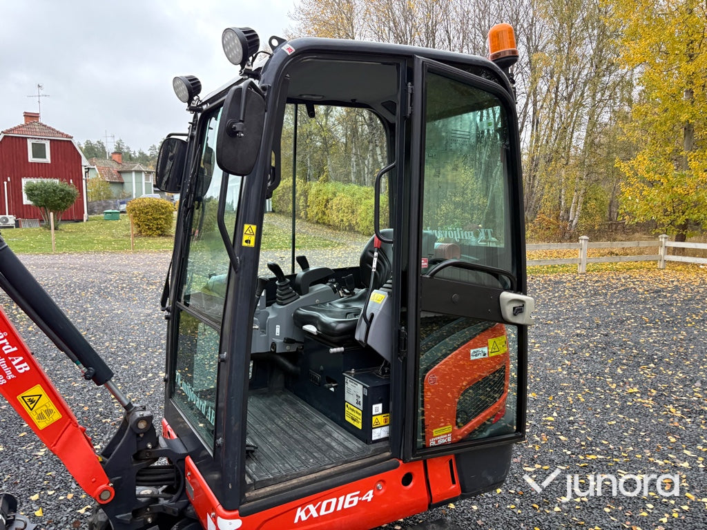 Grävmaskin Kubota KX016-4 med redskap