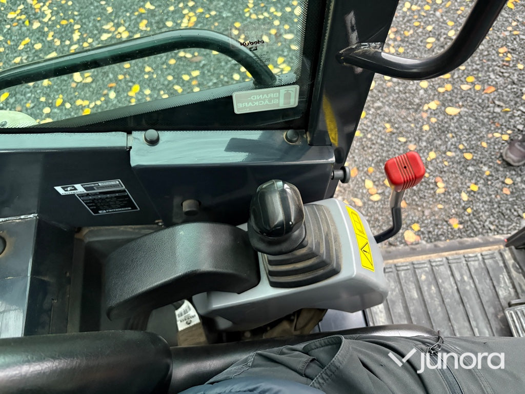 Grävmaskin Kubota KX016-4 med redskap