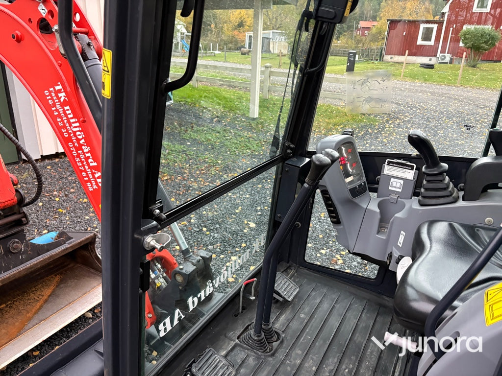 Grävmaskin Kubota KX016-4 med redskap