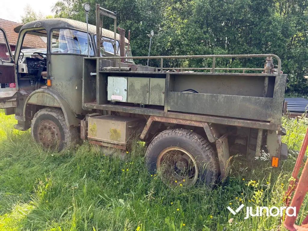 Veteranlastbil  - Volvo F85 + verktygsvagn 2