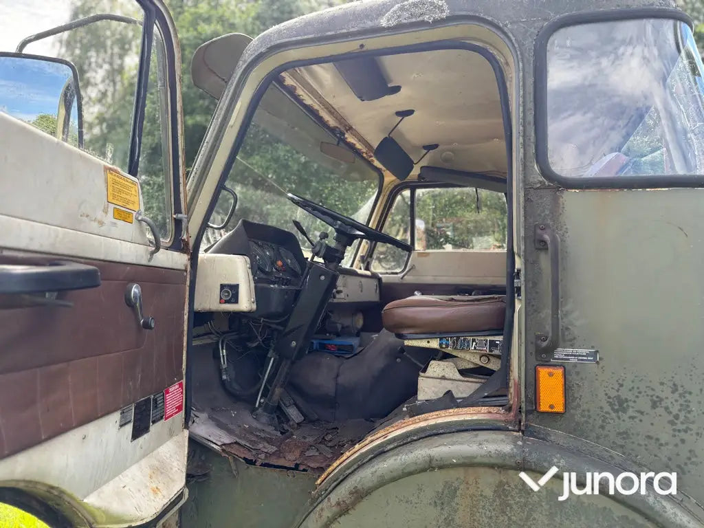 Veteranlastbil  - Volvo F85 + verktygsvagn 2